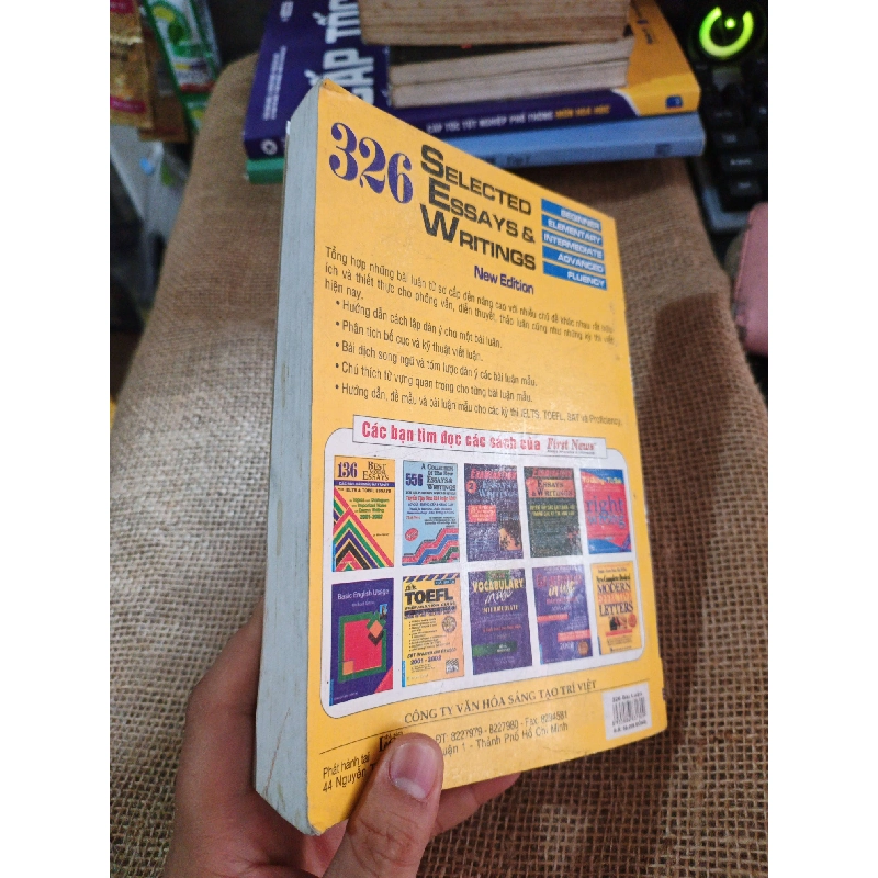 326 Selected Essays & Writings 2014 mới 80%(Sách tự học tiếng Anh) HLSC2404 1028514
