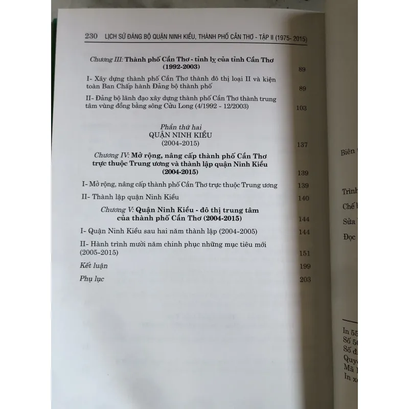 Lịch sử Đảng bộ quận Ninh Kiều Thành phố Cần Thơ tập II 1975-2015 712380
