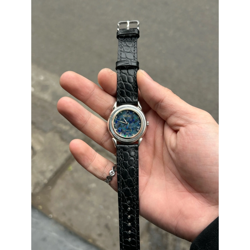 Đồng hồ bạc đúc pin thuỵ 353120
