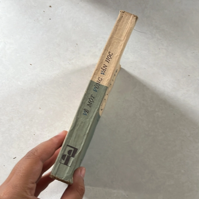 Về một vùng văn học — 1983s  497784