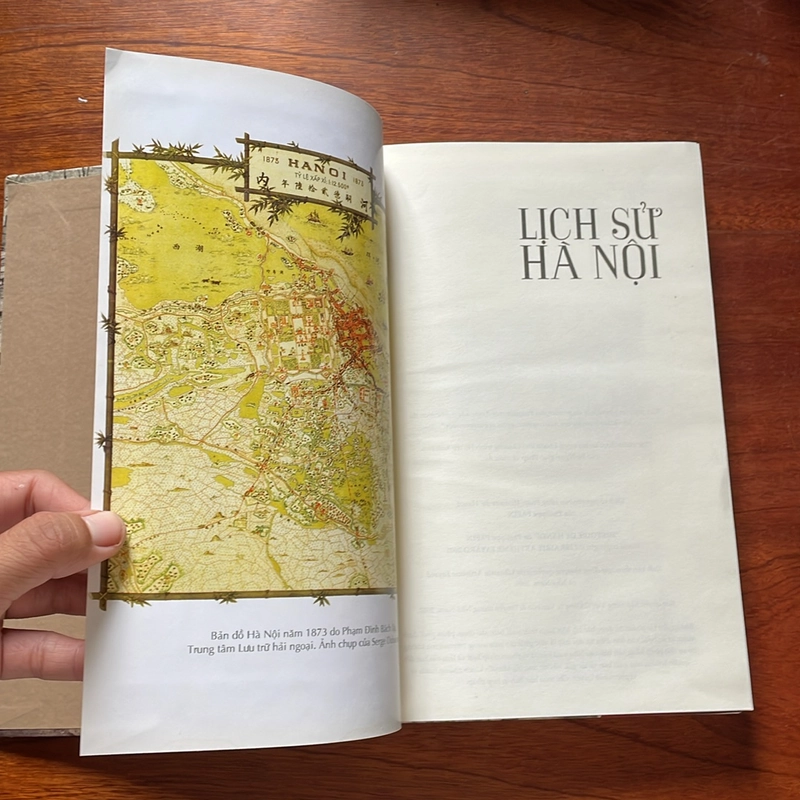 II Sách Lịch Sử: Lịch Sử Hà Nội (Bìa Cứng) - Philippe Papin - 2021 517115