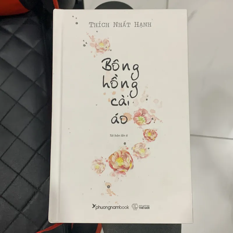 Sách bông hồng cài áo 595617