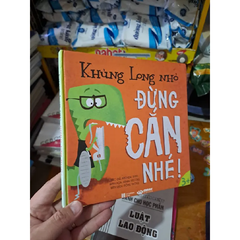 [Sách Cũ SCGR] Khủng long nhỏ đừng cắn nhé bìa cứng mới 90% HCM0808 MẸ VÀ BÉ 681110