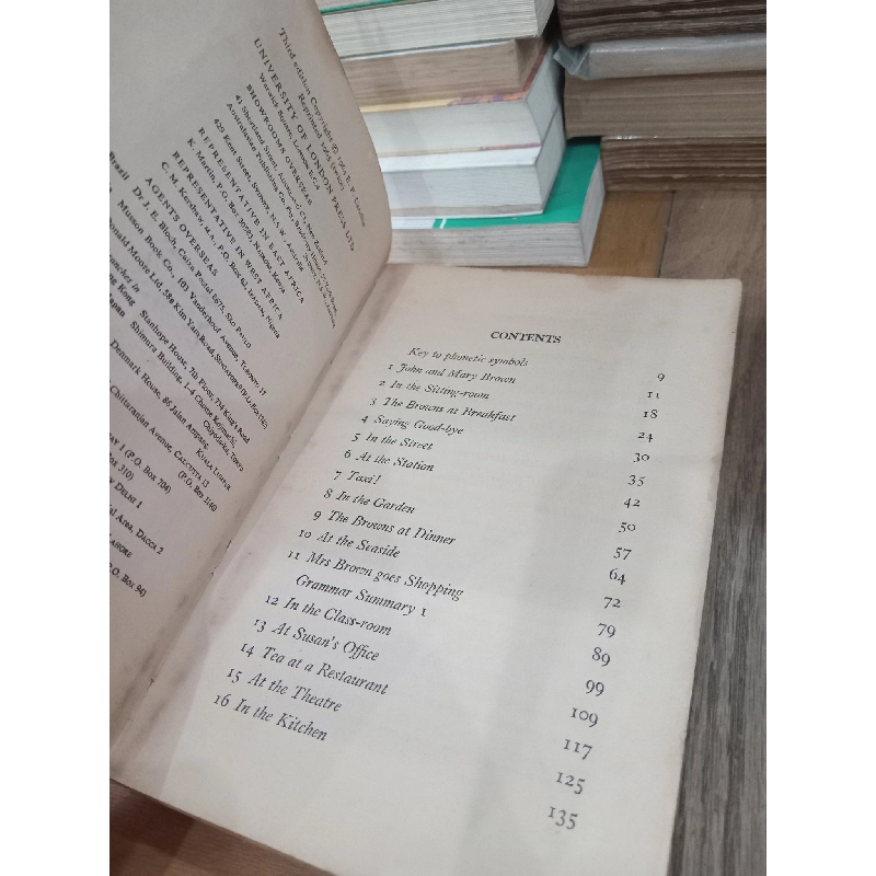 Present day English for foreign students - E. Frank Candlin 933396