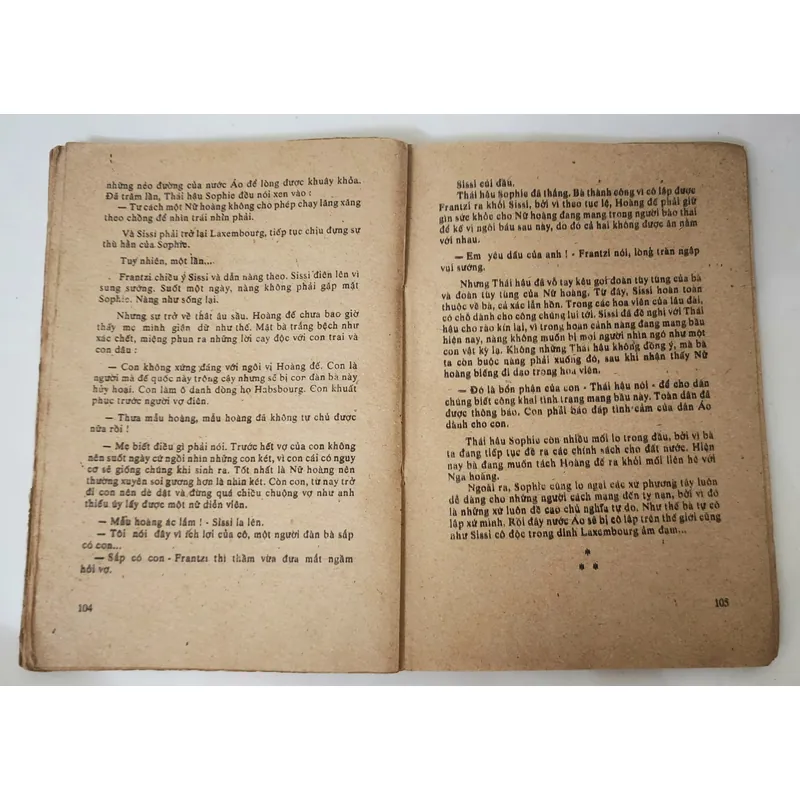 SISSI NỮ HOÀNG ÁO QUỐC, tiểu thuyết lịch sử & tâm lý tình cảm của Elisabeth Burnat 715568