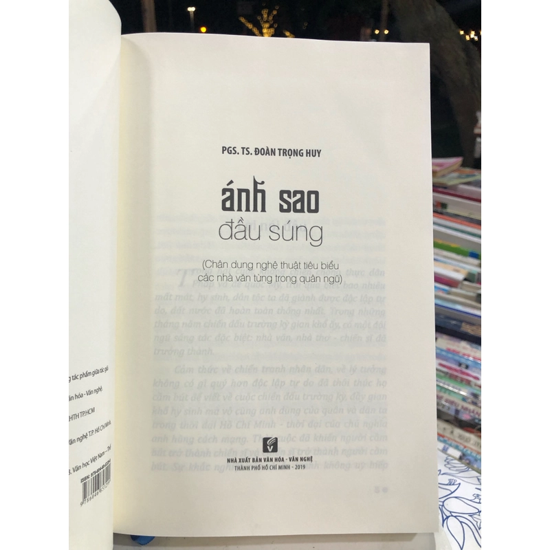 ÁNH SAO ĐẦU SÚNG 359620