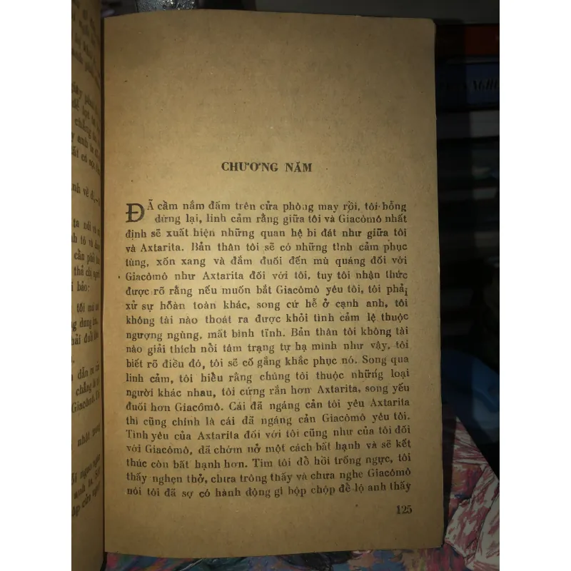 Cô gái thành Rôm - Moravia 958713