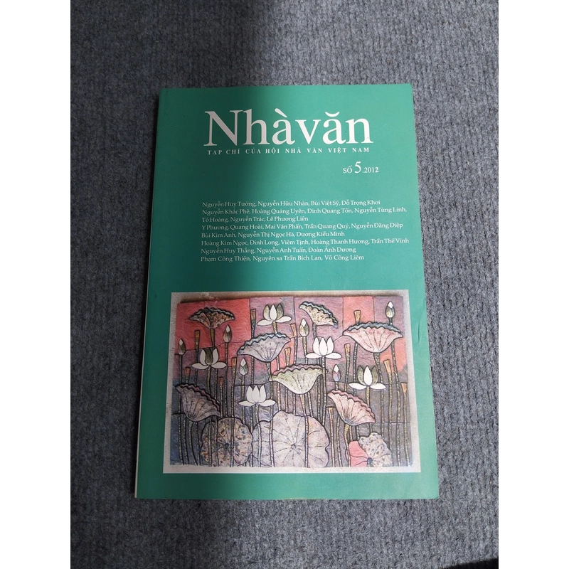 NHÀ VĂN SỐ 5.2012 549472