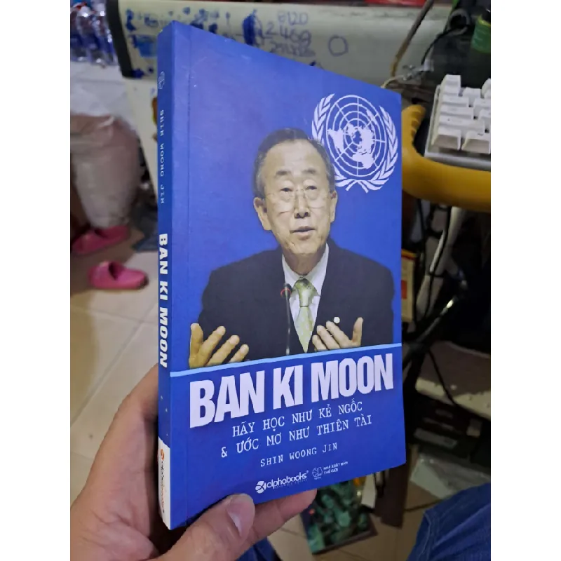 Ban Ki Moon - Shin Woong Jin DANH NHÂN HCM1008 577351