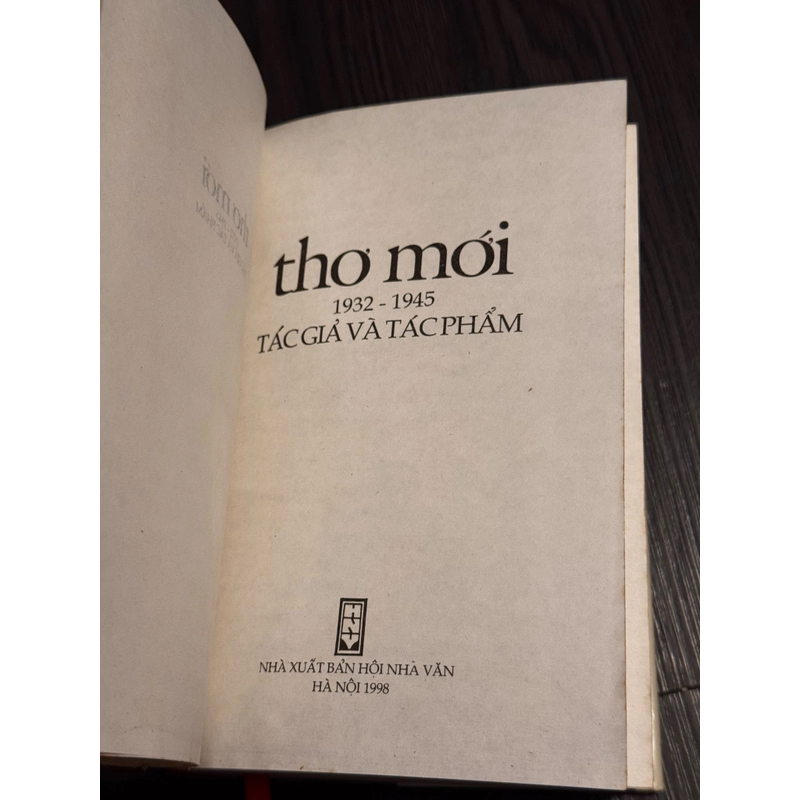Thơ mới 1932-1945 tác gia - tác phẩm 507690