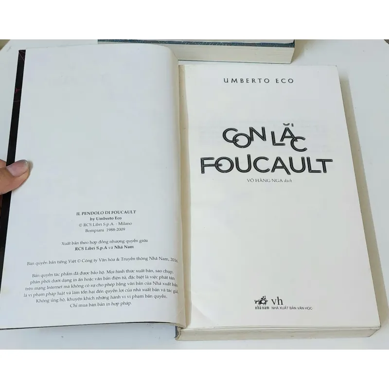 "Con lắc của Foucault"
- Tác giả: Umberto Eco (643 trang - size 16x24cm) 705336