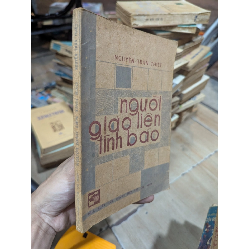 Người giao liên tình báo - Nguyễn Trần Thiết 175478