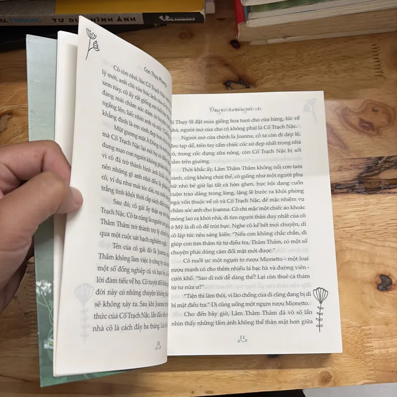 II Tiểu Thuyết: Đừng Treo Đau Thương Trước Cửa - Cao Thuỵ Phong - 2016 697205