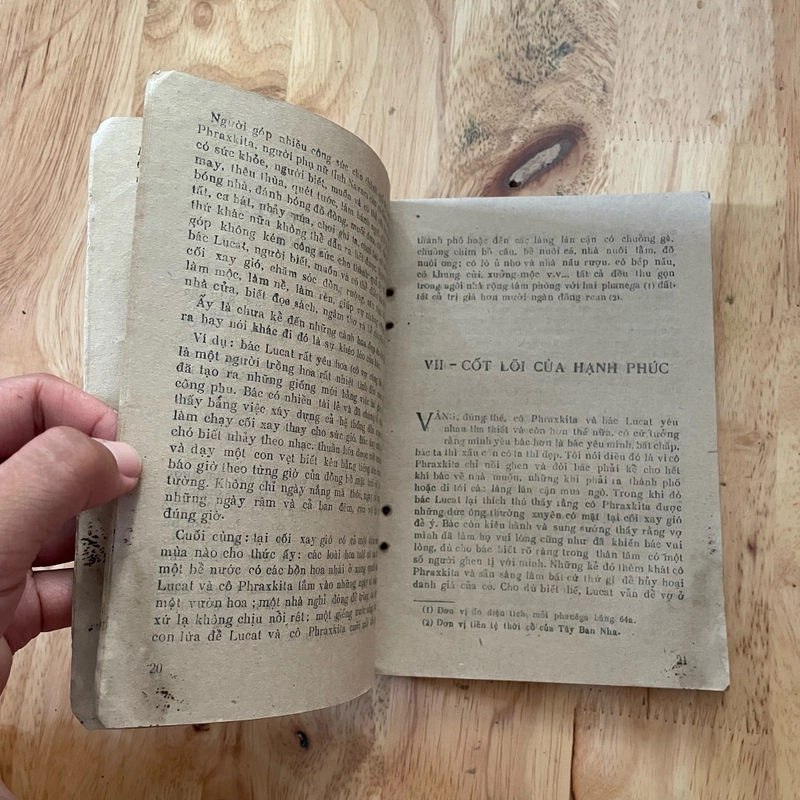 II Tựa sách: Chiếc Mũ Ba Sừng (Tiểu thuyết)- P. A. DO ALARCON - 1989 470249