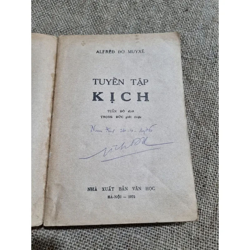 KỊCH MYUXE - Alfred de Musset 999586