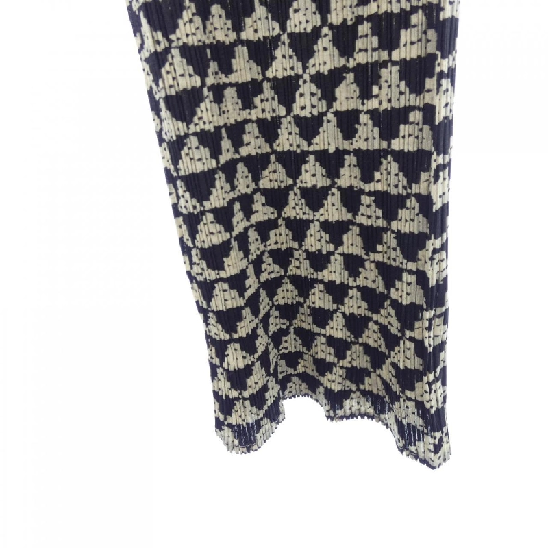 Quần PLEATS PLEASE - Hàng hiệu Authentic 825869