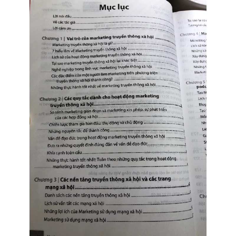 Chiến lược marketing truyền thông xã hội 2018 FPT 2018 mới 80% ố bẩn bụng sách Melissa S Barker, Donald I Barker, Nicolas F Bormann, Mary Lou Roberts, Zahay HPB2906 GIÁO TRÌNH, CHUYÊN MÔN 175993