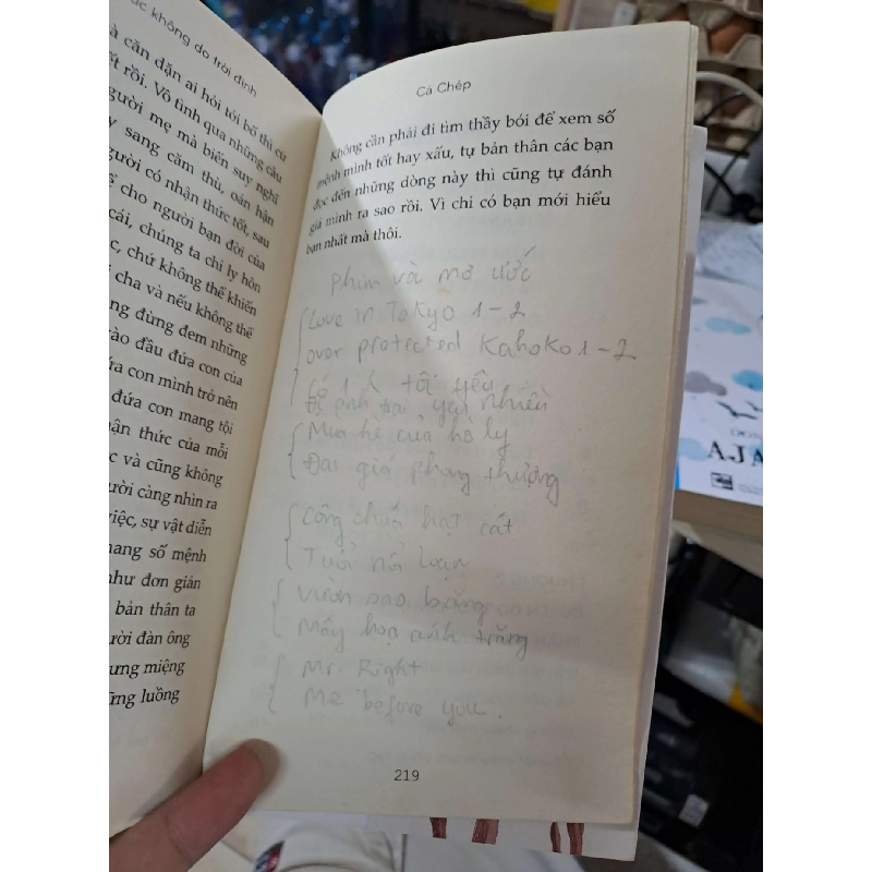 Hạnh Phúc Không Do Trời Định - Cá Chép - 2019 mới 80% ố có viết chì - VĂN HỌC - HCM3012 921356