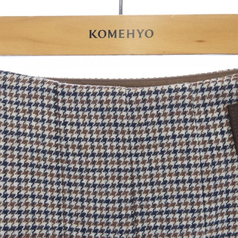 Chân váy Aquascutum - Hàng hiệu Authentic 816311