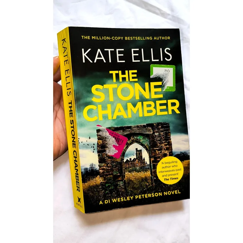 The Stone Chamber - Kate Ellis 732631