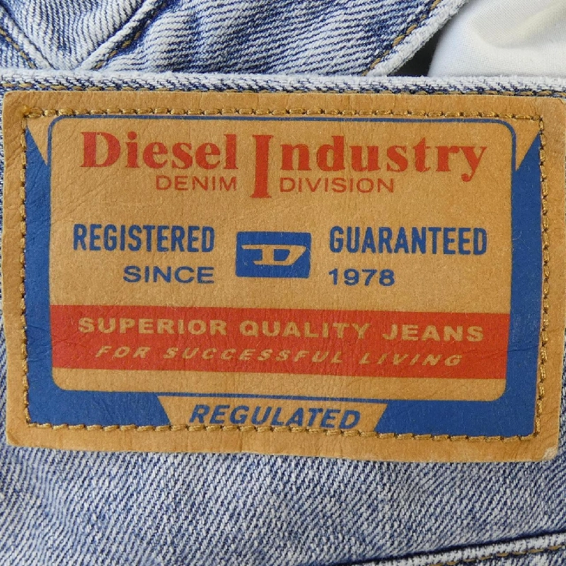 Quần jeans DIESEL 2001 D-MACRO - Hàng hiệu Authentic 887805
