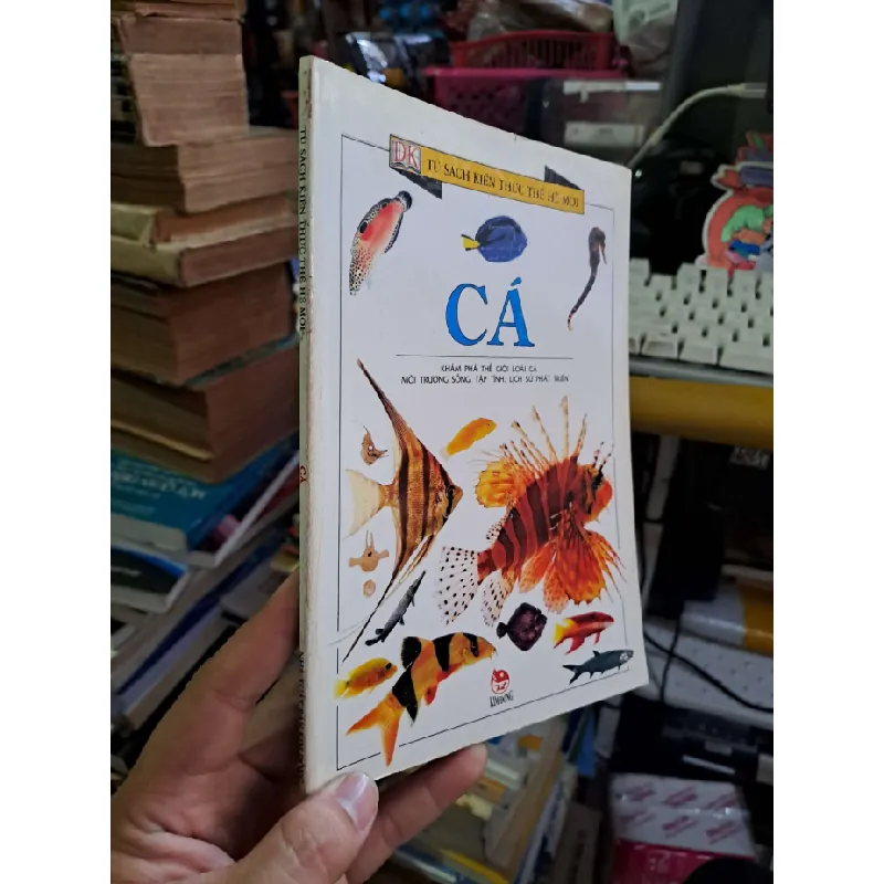 Các loài hoa, cá, côn trùng, bướm, đá và khoáng chất - mới 80% bẩn nhẹ - KHOA HỌC ĐỜI SỐNG - HCM0111 628919