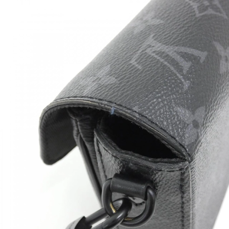 Túi đeo vai Louis Vuitton Monogram Eclipse Montsouris Wearable Wallet M83567 612778