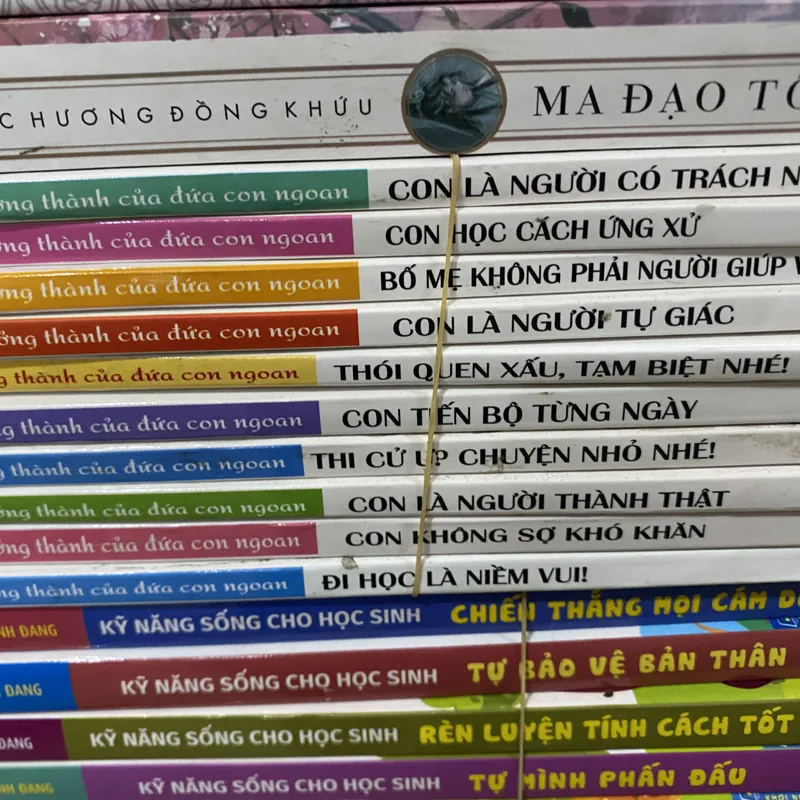 Sách Nhật ký trưởng thành của đứa con ngoan 311908