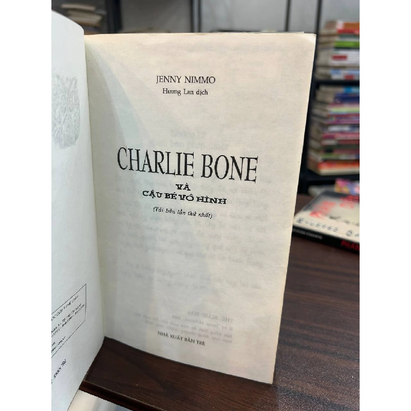 Charlie Bone và cậu bé vô hình - Jenny Nimmo 936692