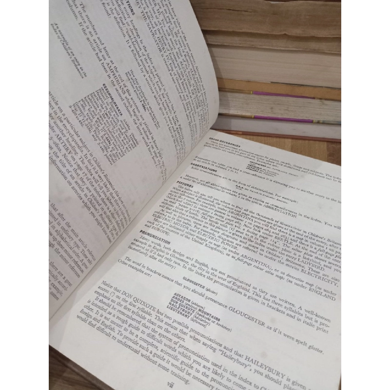 Children's Britannica 734445