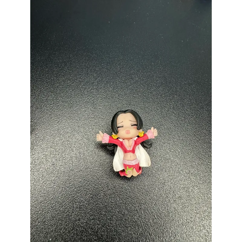 Mô hình treo ngược miệng ly Boa Onepiece  570202