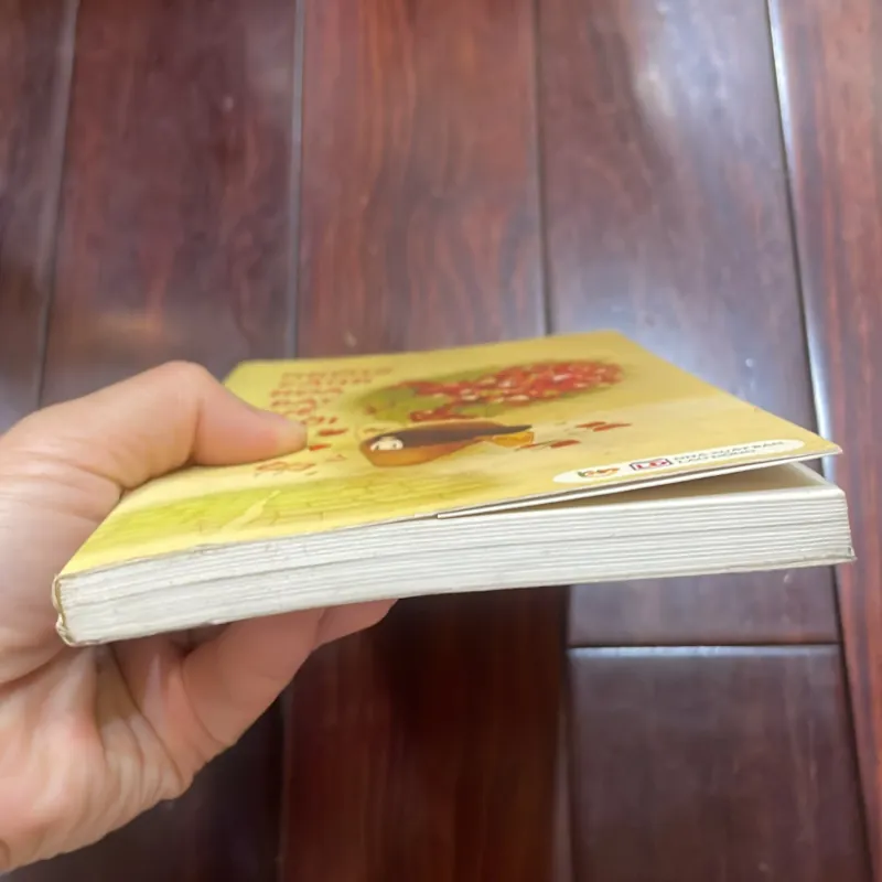 Văn học trẻ - những cánh hoa bay về trời nxb LD 2017  1025872