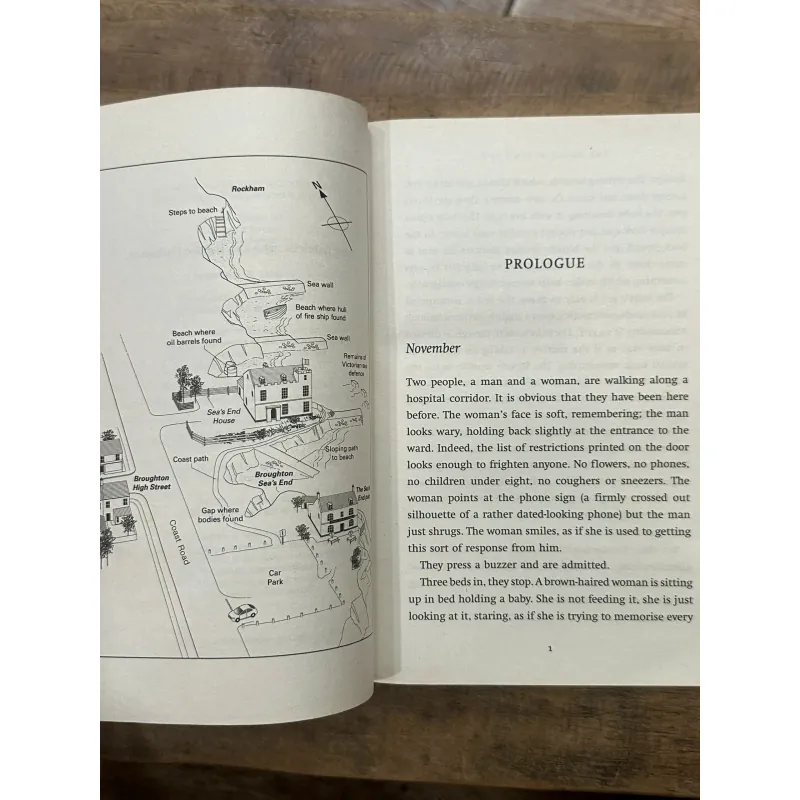 The House at Sea's End - Elly Griffiths 746381