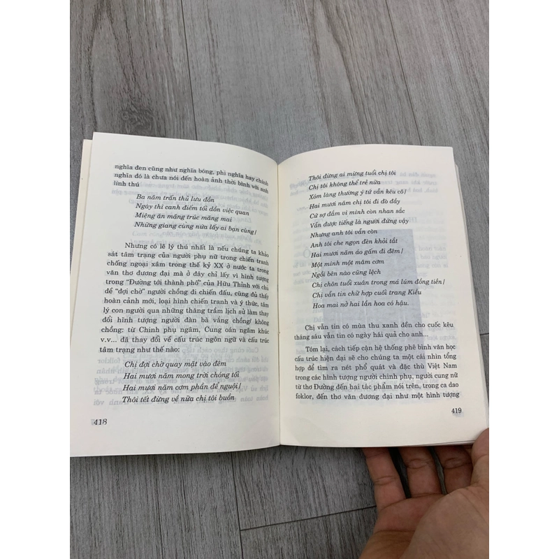 Sách đến với cung oán ngâm khúc. 999 471202