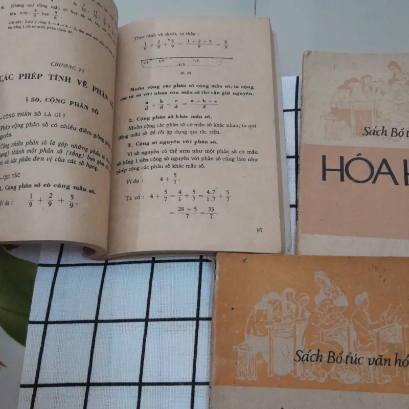 5 quyển sách giáo khoa 1977-1981- Toán Vật lý Hóa Lớp 6, 7, 8. 573025