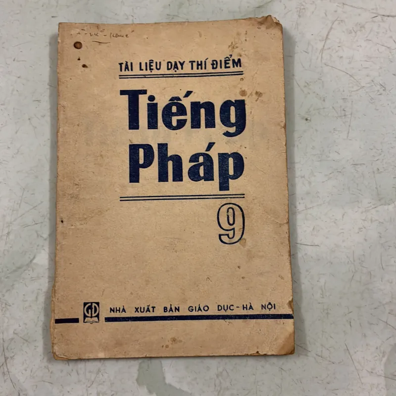 Tài liệu dạy thí điểm Tiếng Pháp 9 - 1975s 1005194
