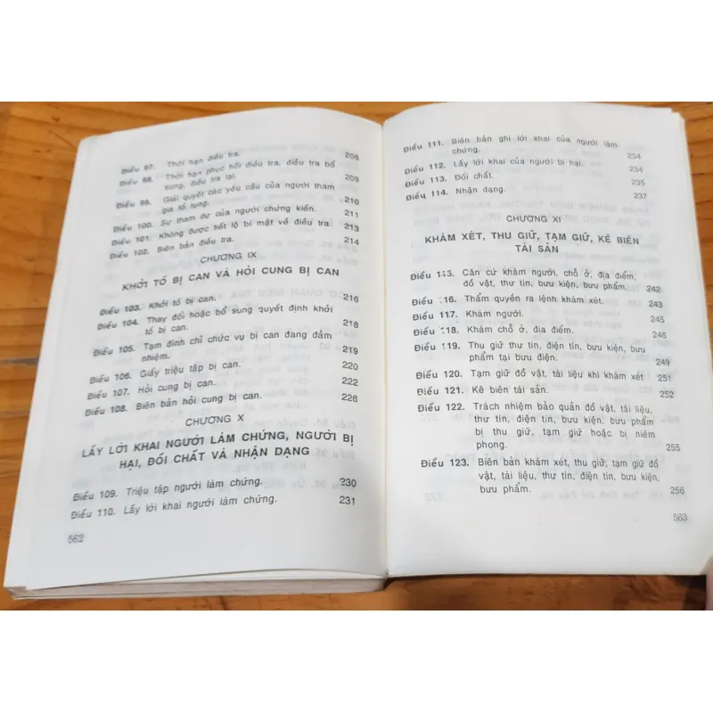 Bình luận khoa học: BỘ LUẬT TỐ TỤNG HÌNH SỰ (577 trang) 791936