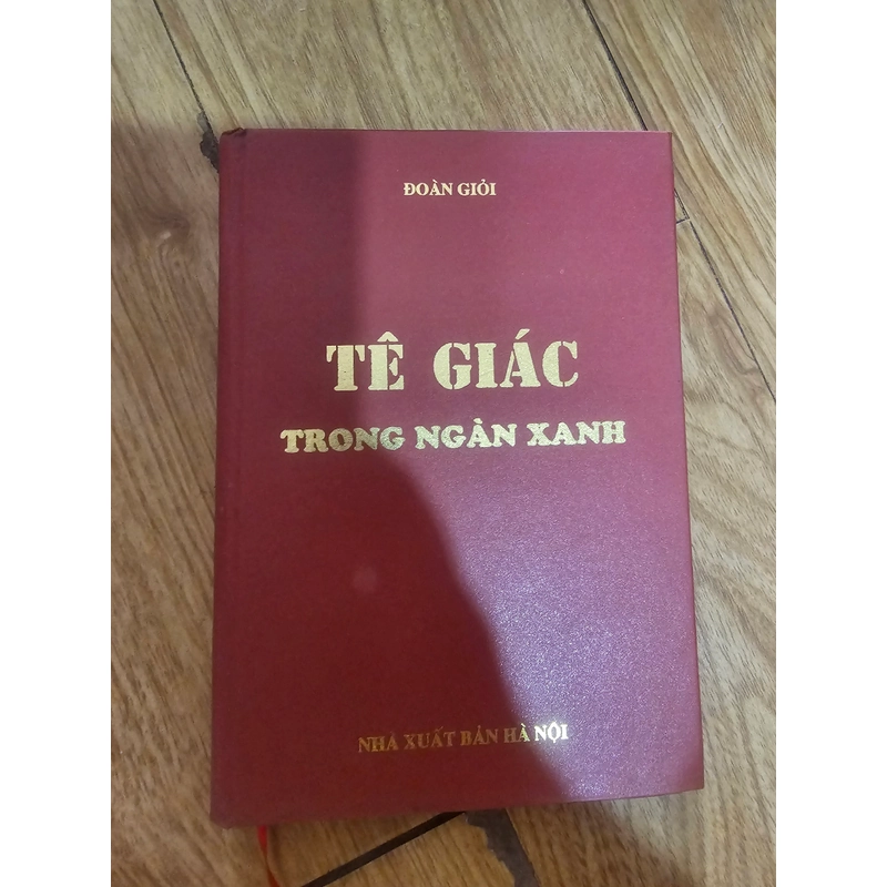 Tê giác trong ngàn xanh (bìa cứng tự đóng)
100k (xb 1981) 501490