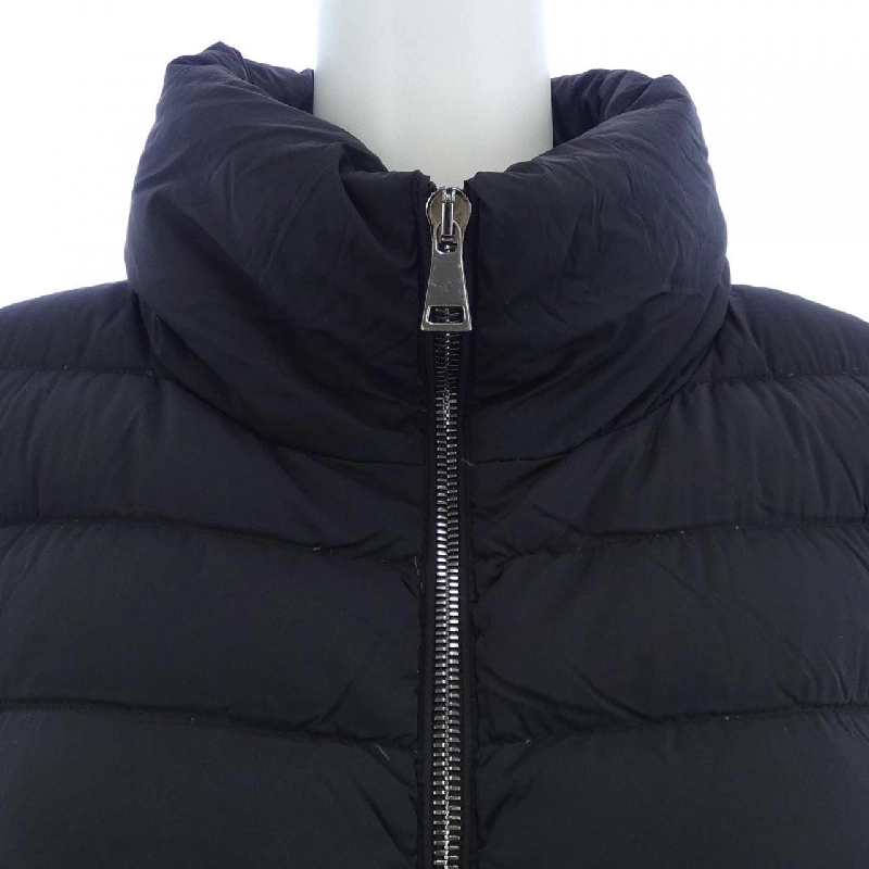 Áo khoác lông vũ MONCLER 640324