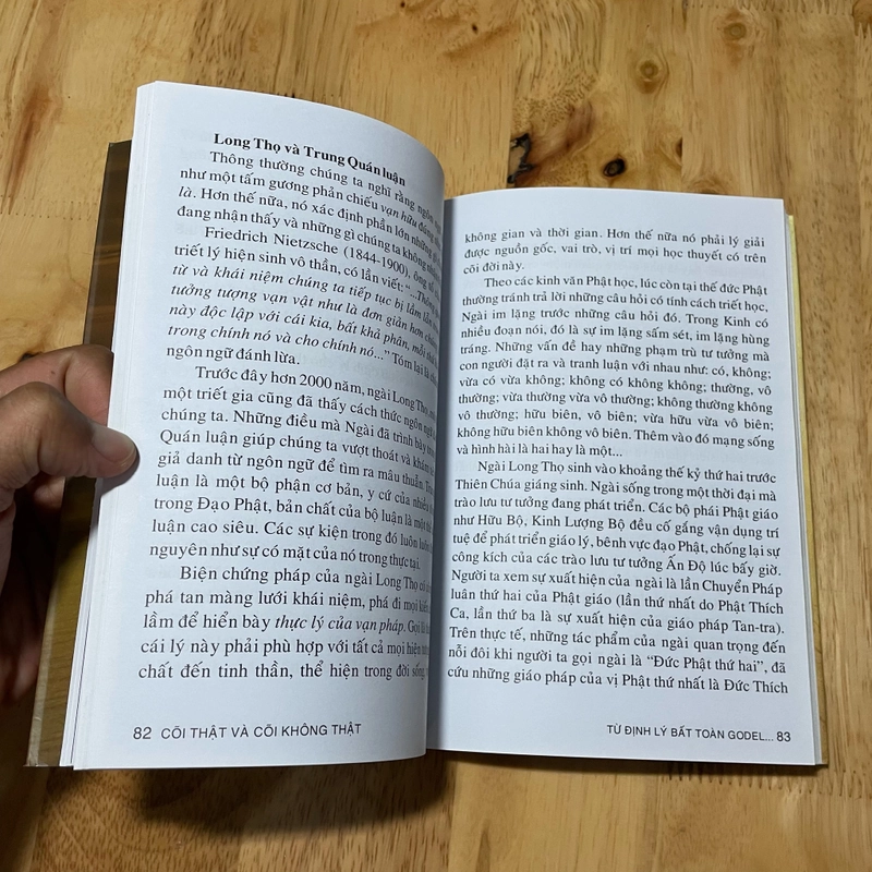 [Có Chữ Ký Tác Giả] - II Tựa sách: Cõi Thật Và Cõi Không Thật - Đặng Công Hanh - 2014 474080