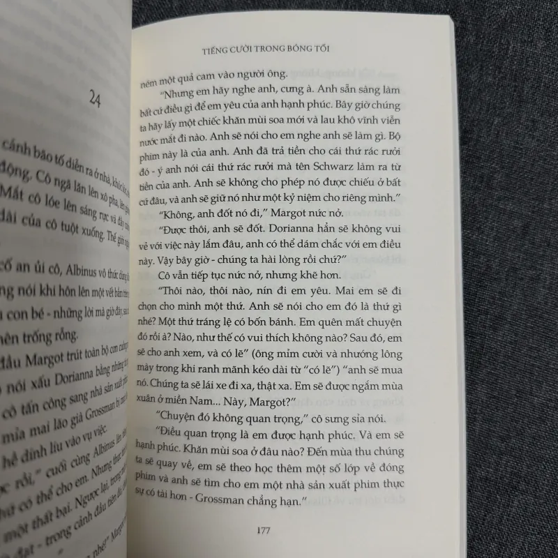 Tiếng cười trong bóng tối - Vladimir Nabokov 785122