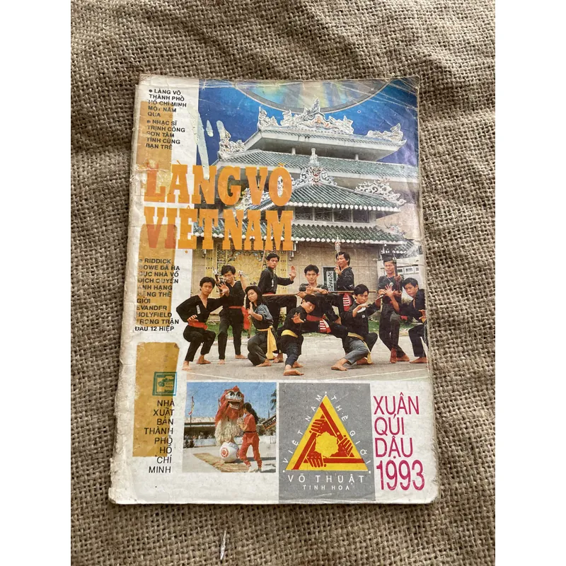 Làng võ Việt Nam sách võ thuật số xuân năm 1993 707348