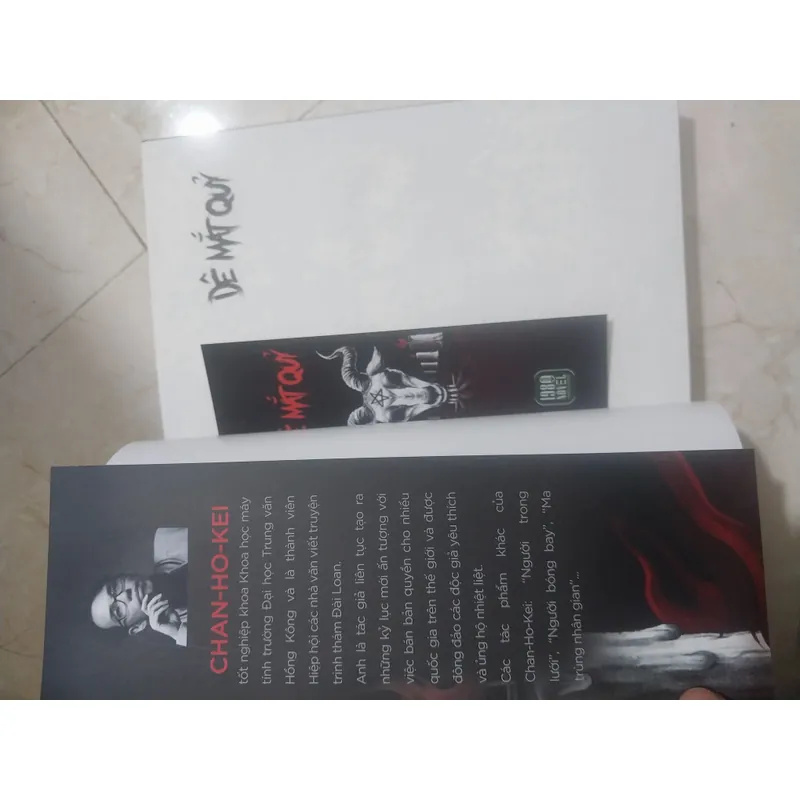 Dê mắt quỷ - Chan Ho Kei 605912