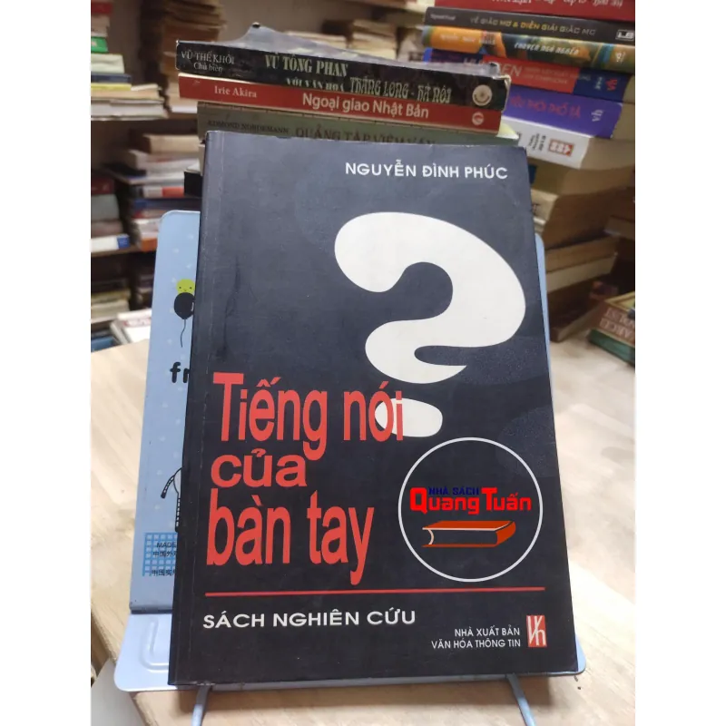 sách: Tiếng nói của bàn tay - Nguyễn Đình Phúc (A1) 570341