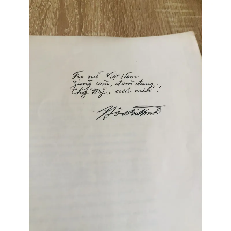 MỘT SỐ HÌNH ẢNH BÁC HỒ VỚI PHỤ NỮ  1020536