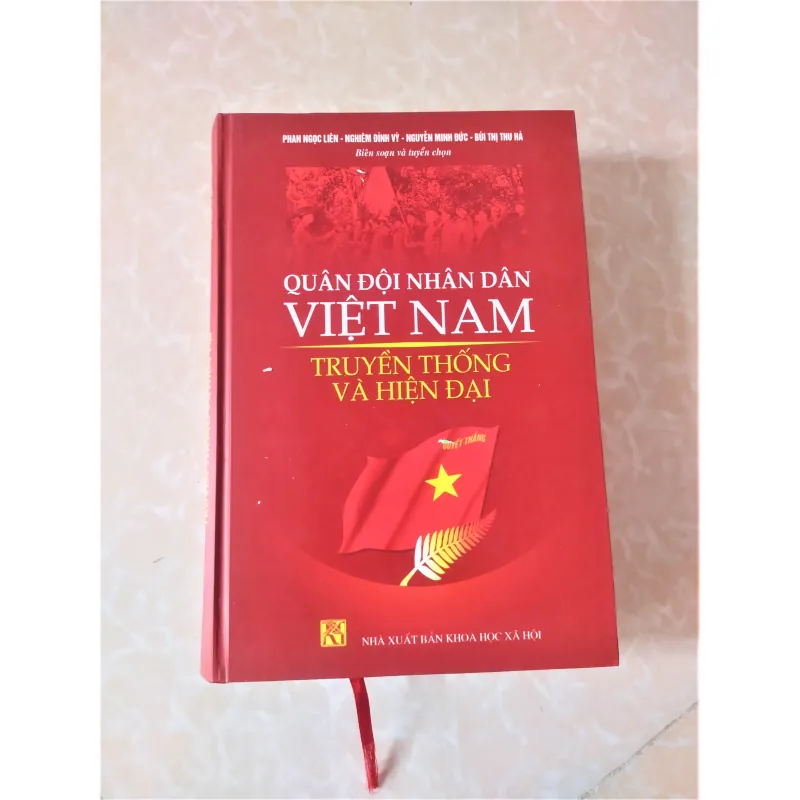 Sách: Quân đội nhân dân Việt nam - Truyền thống và hiện đại - Tác giả: Nhiều tác giả 708815