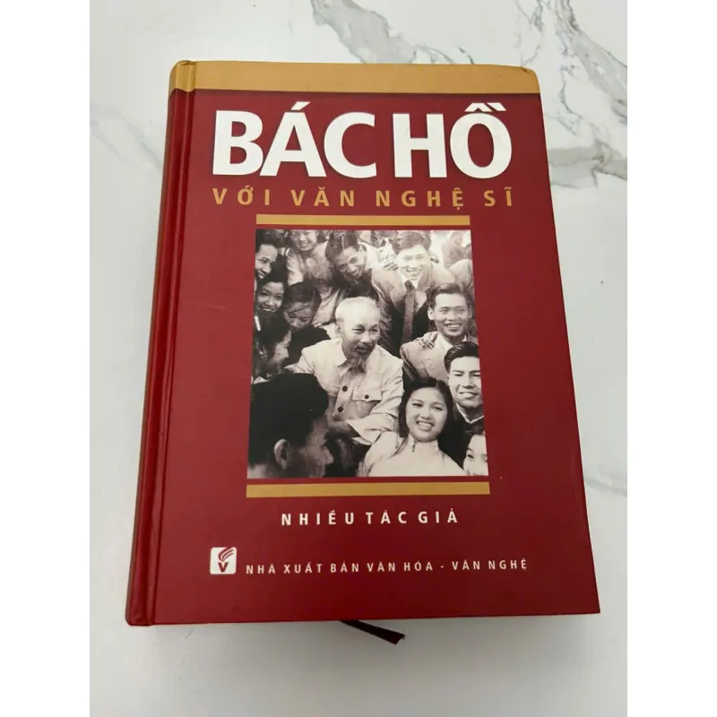 Bác Hồ Với Văn Nghệ Sĩ - Nhiều tác giả - Hồi ký/Tư liệu 608155