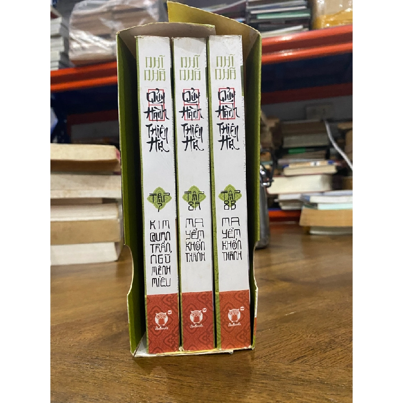 Quỷ hành thiên hạ, trọn bộ 11 tập, chia làm 7 box 15 cuốn - Nhĩ Nhã 316404