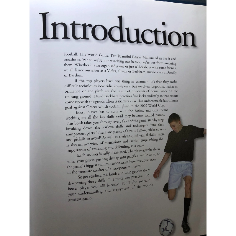 Football Skills and Tactics BÌA CỨNG mới 85% bẩn nhẹ HPB2607 NGOẠI VĂN 450844