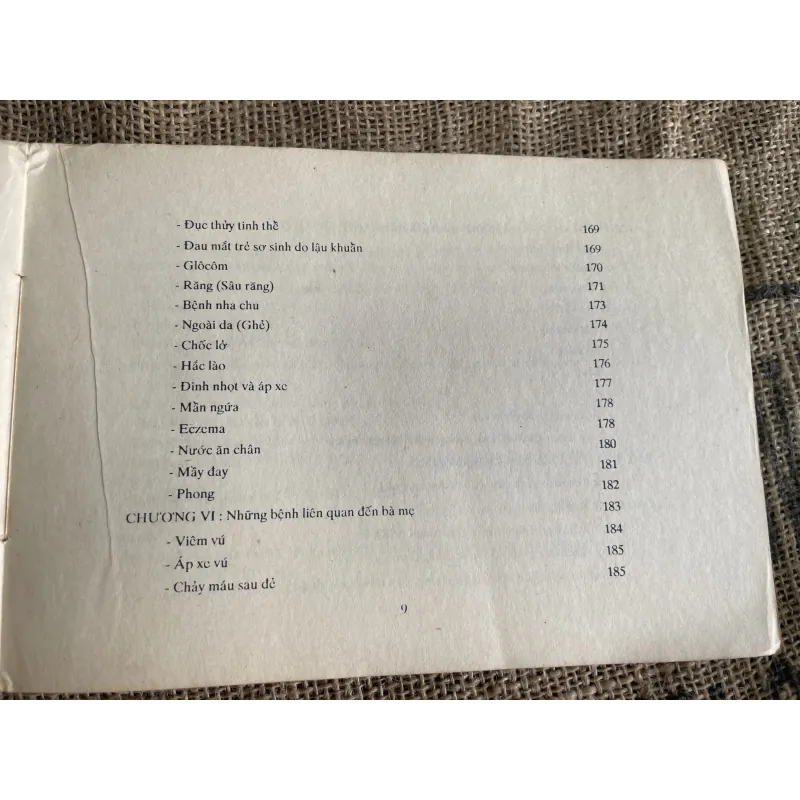 Cẩm nang chẩn đoán và sử dụng thuốc thiết yếu trong chăm sóc sức khỏe ban đầu; hơn 200 tr  1017724